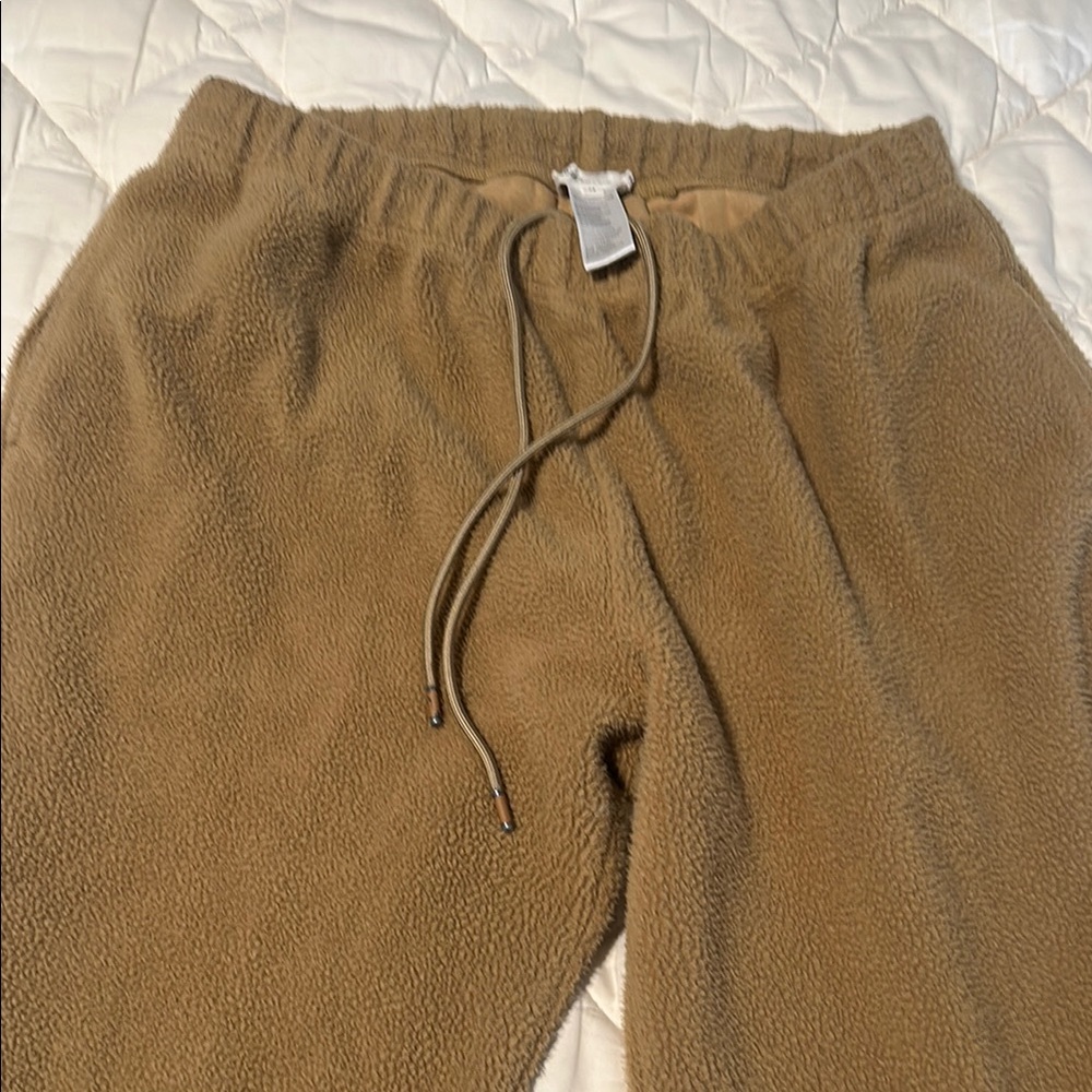 Good American Women’s Tan Fleece Pants